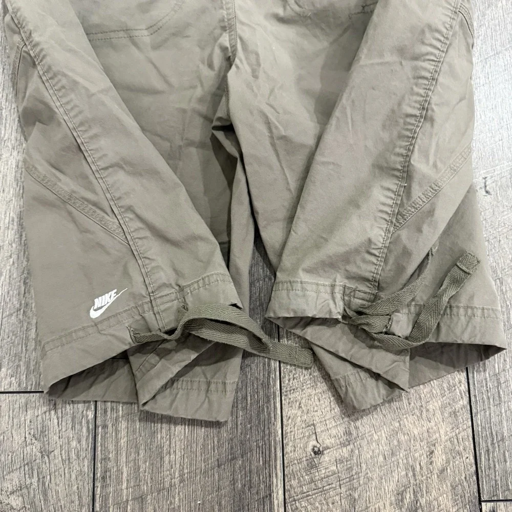 Vintage Nike Sportswear Shorts Womens Medium Green Chino Bermuda Outdoors Hiking - Picture 10 of 10